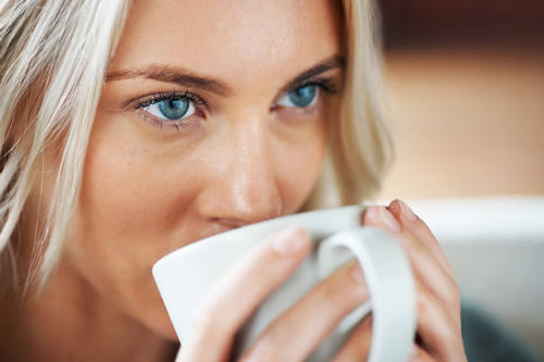 woman-drinking-coffee