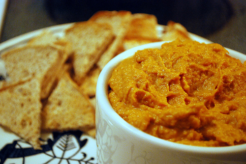 White Bean & Pumpkin Hummus with Pumpkin Spice Pita Chips