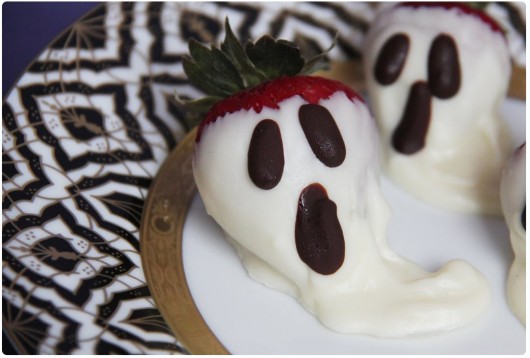 White Chocolate Strawberry Ghosts